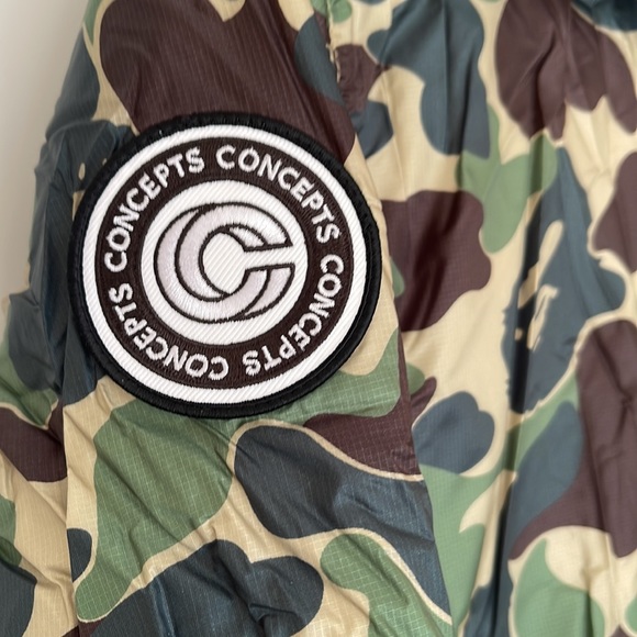 BAPE x CANADA GOOSE x CONCEPTS Crofton Shark Hoodie Red/ABC Camo - Picture 9 of 17